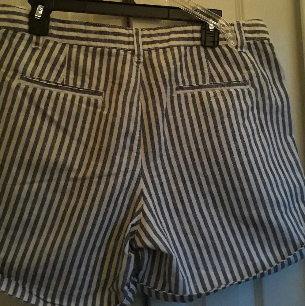 Gap shorts size 12 regular girlfriend chino short